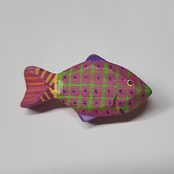Carved Wooden Painted Fish Brooch - Picture 1 of 3